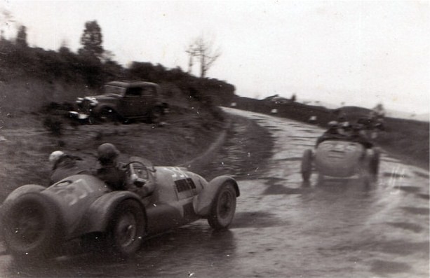 1949-03-20_Targa_Florio_Ferrari_166_0012M_Vallone_Sighinolfi.jpg