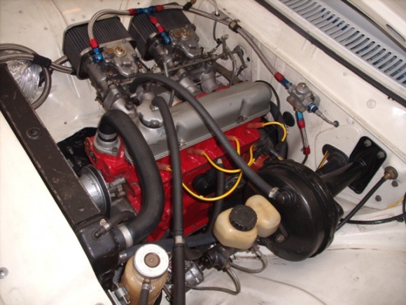 1967_Volvo_142S_Vintage_Race_Car_For_Sale_Engine_0_resize.jpg