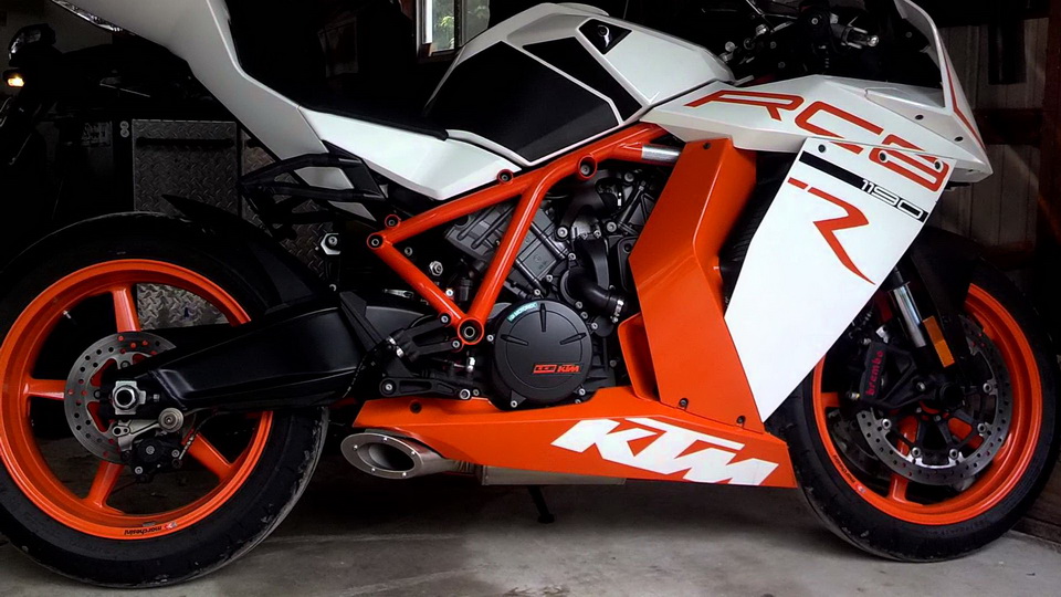 2015 KTM 1190 RC8-R_00050%.jpg