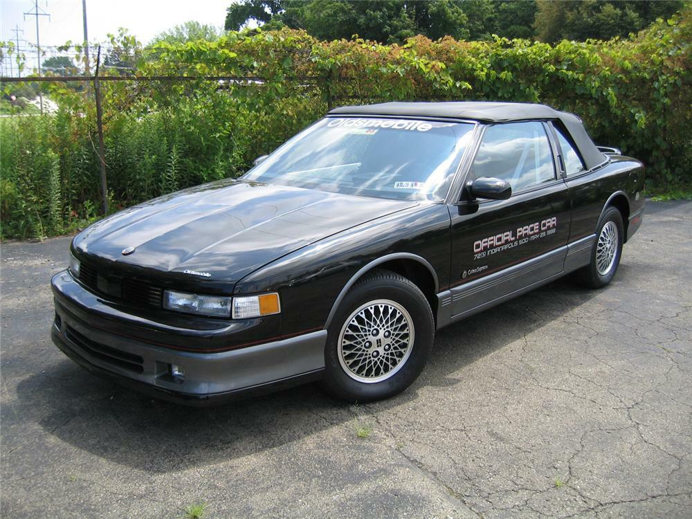 88_olds_indy_pace_car.jpg