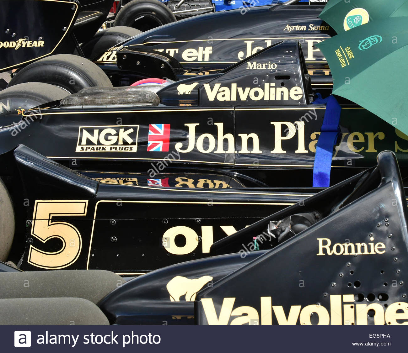 a-collection-of-jps-lotus-f1-cars-at-goodwood-festival-of-speed-2014-EG5PHA.jpg