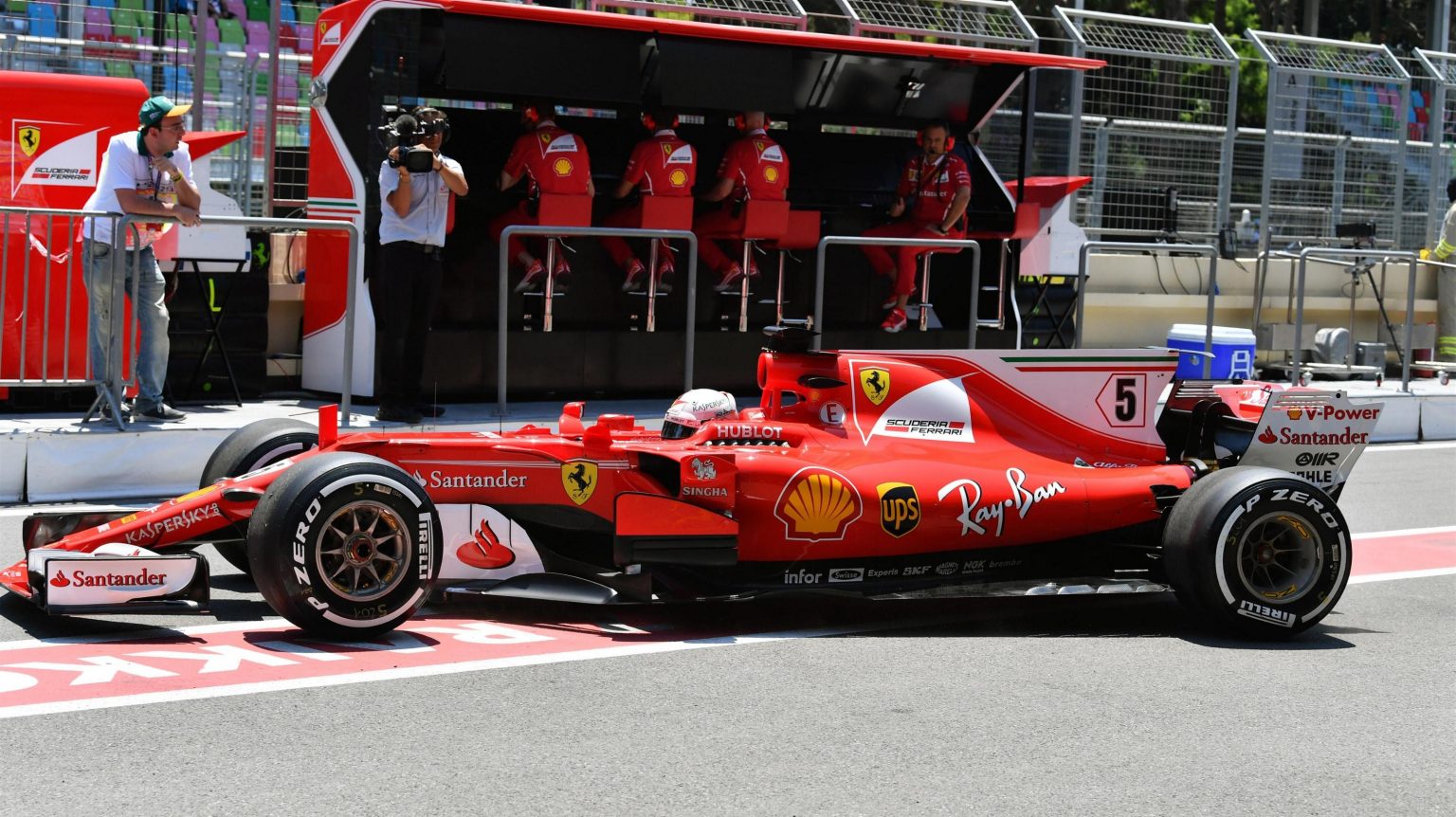 Baku FP1 Vettel .jpg