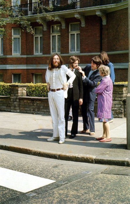 beatles-about-to-cross-abbey-road.jpg
