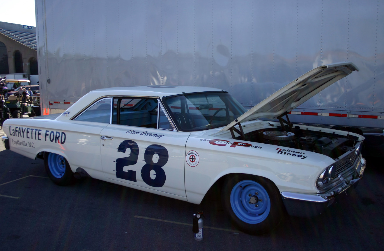 Dan_Gurney_1963_NASCAR_28.jpg