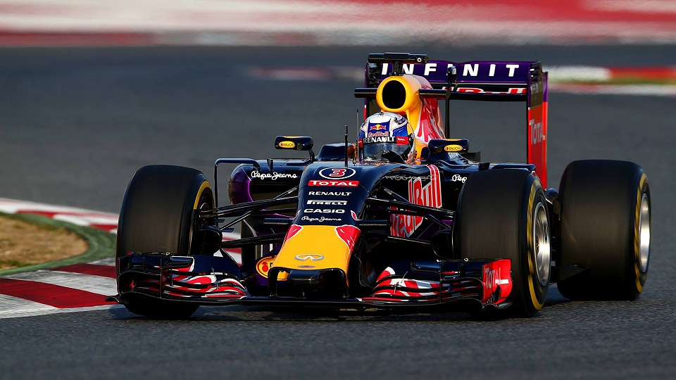 Daniel-Ricciardo-2015-F1-Infiniti-Red-Bull-Racing-RB11-Wallpaper.jpg