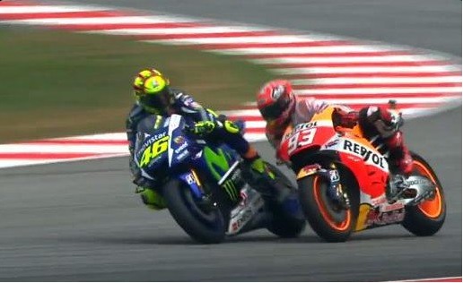 did-rossi-or-didn-t-he-kick-marquez-out-of-the-race-at-sepang-101371_1.jpg
