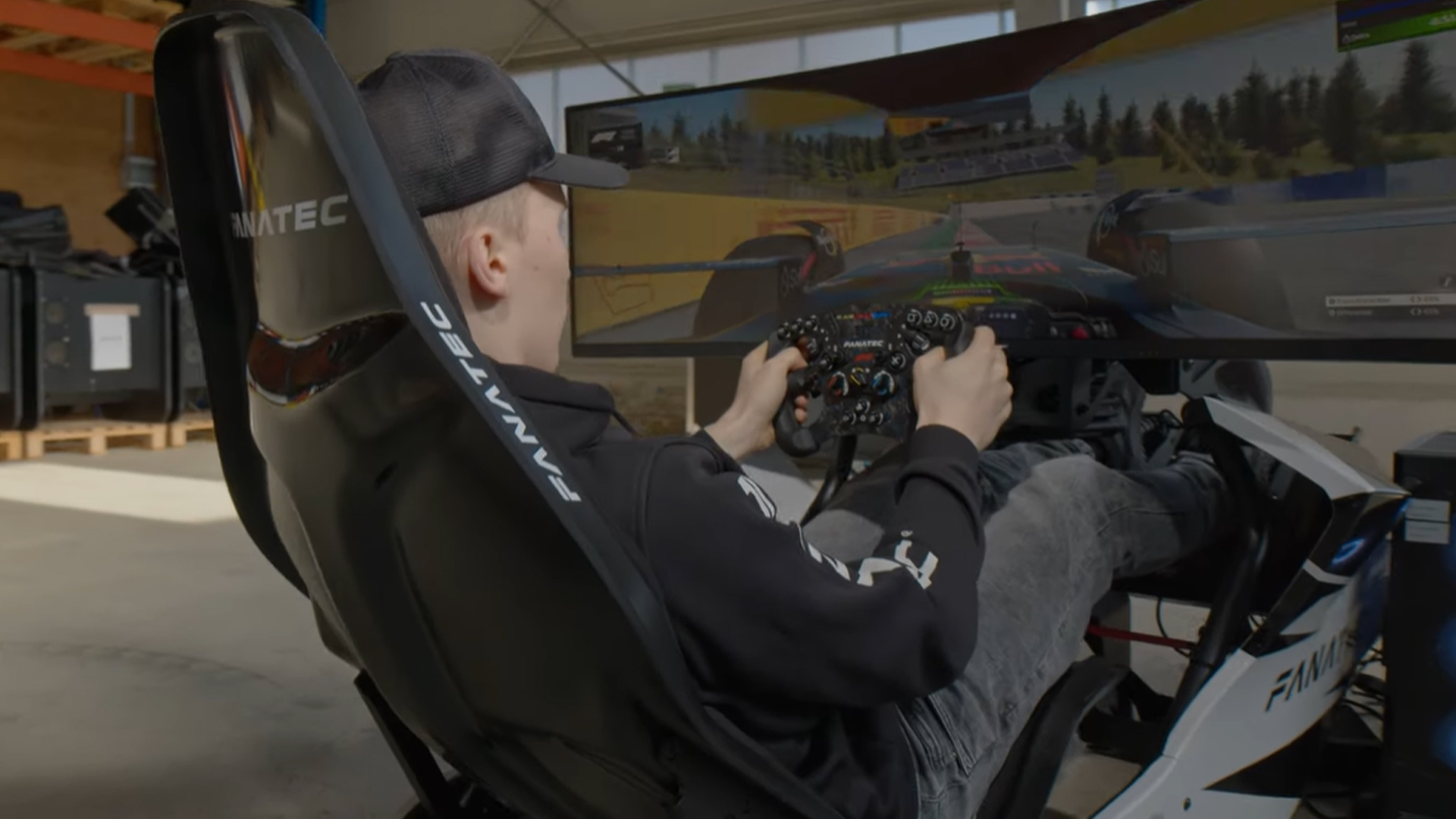 Fanatec ClubSport Racing Wheel F1 cockpit