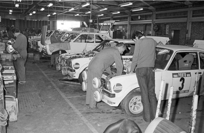 Ford Escorts under preparation at the Boreham facility in 1979.png