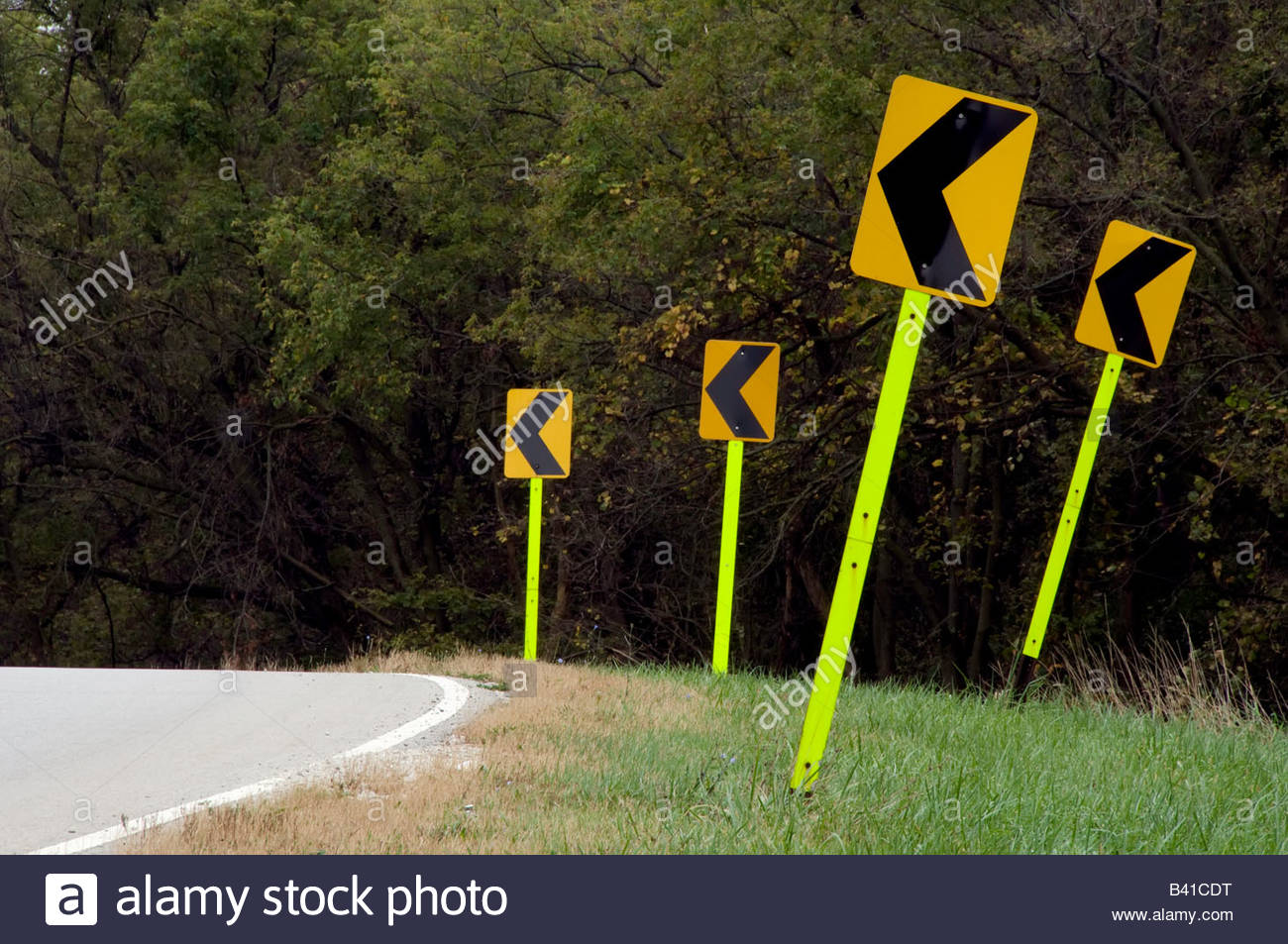 four-arrow-signs-at-roadside-B41CDT.jpg