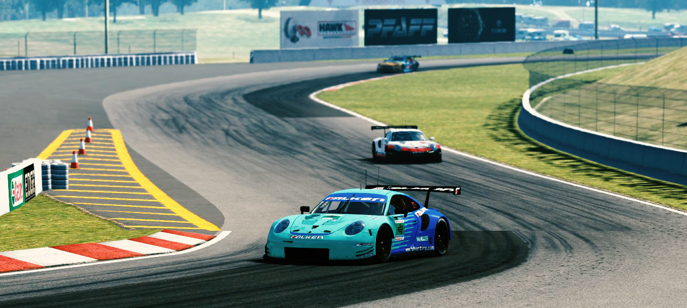 GTE_Mosport_Porsches.jpg