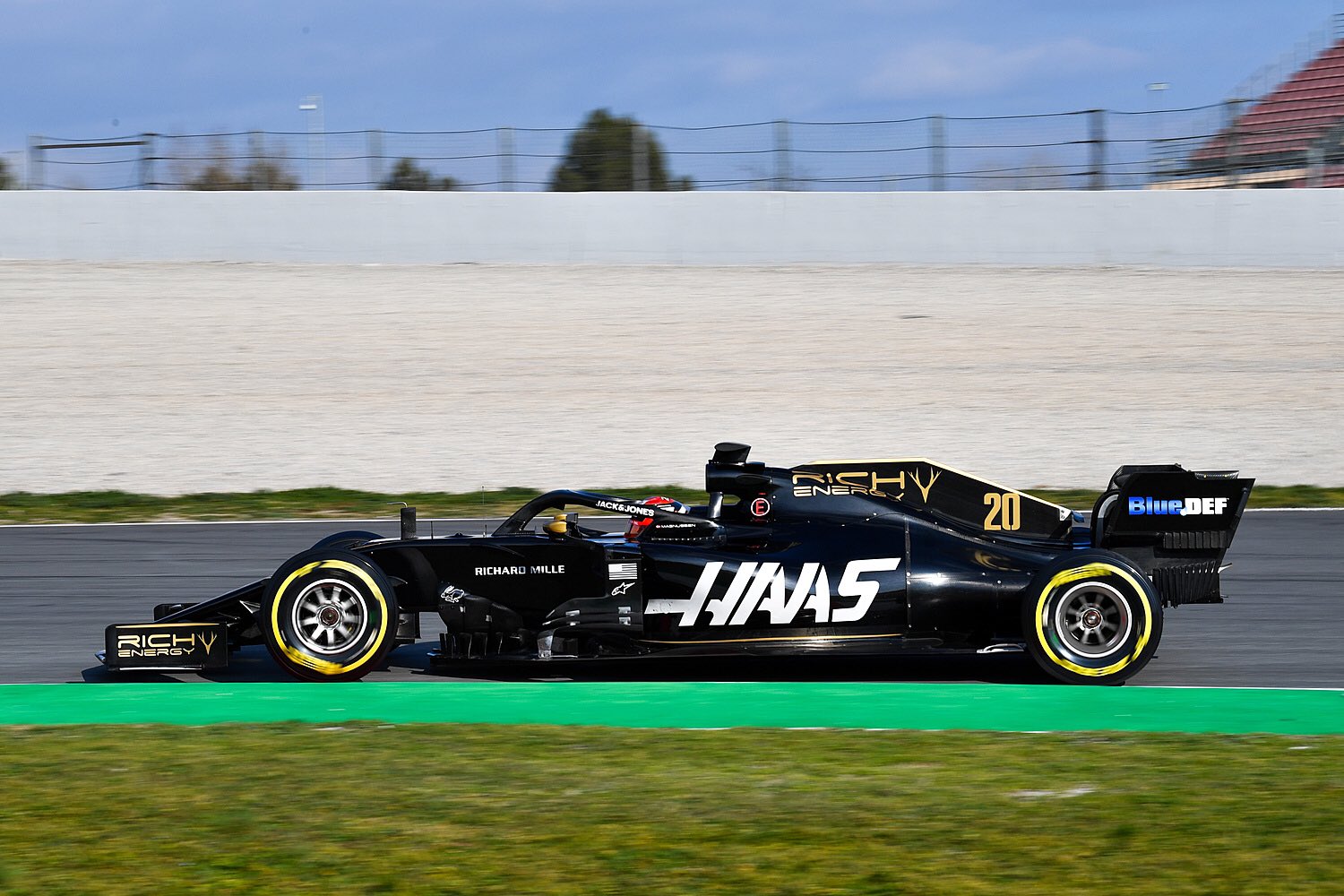 Haas F1.jpg