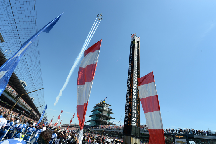 INDYCAR 2015 Indianapolis 500 (1).jpg