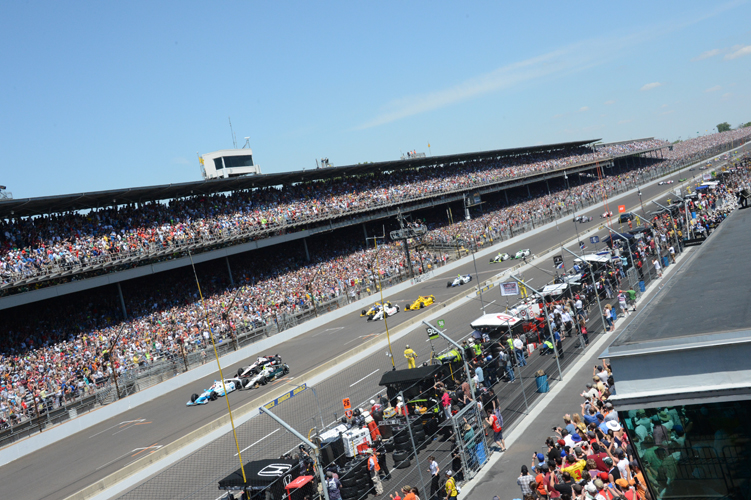 INDYCAR 2015 Indianapolis 500 (2).jpg