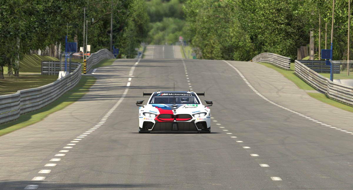 iRacing BMW M8 GTE 2.jpg