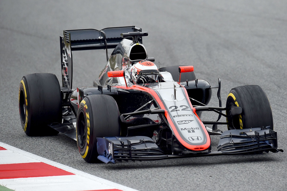 Jenson-Button-McLaren-2015-F1-tseting-Barcelona.jpg