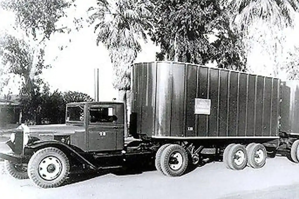 kenworth-1933-diesel_truck_jpg.jpg