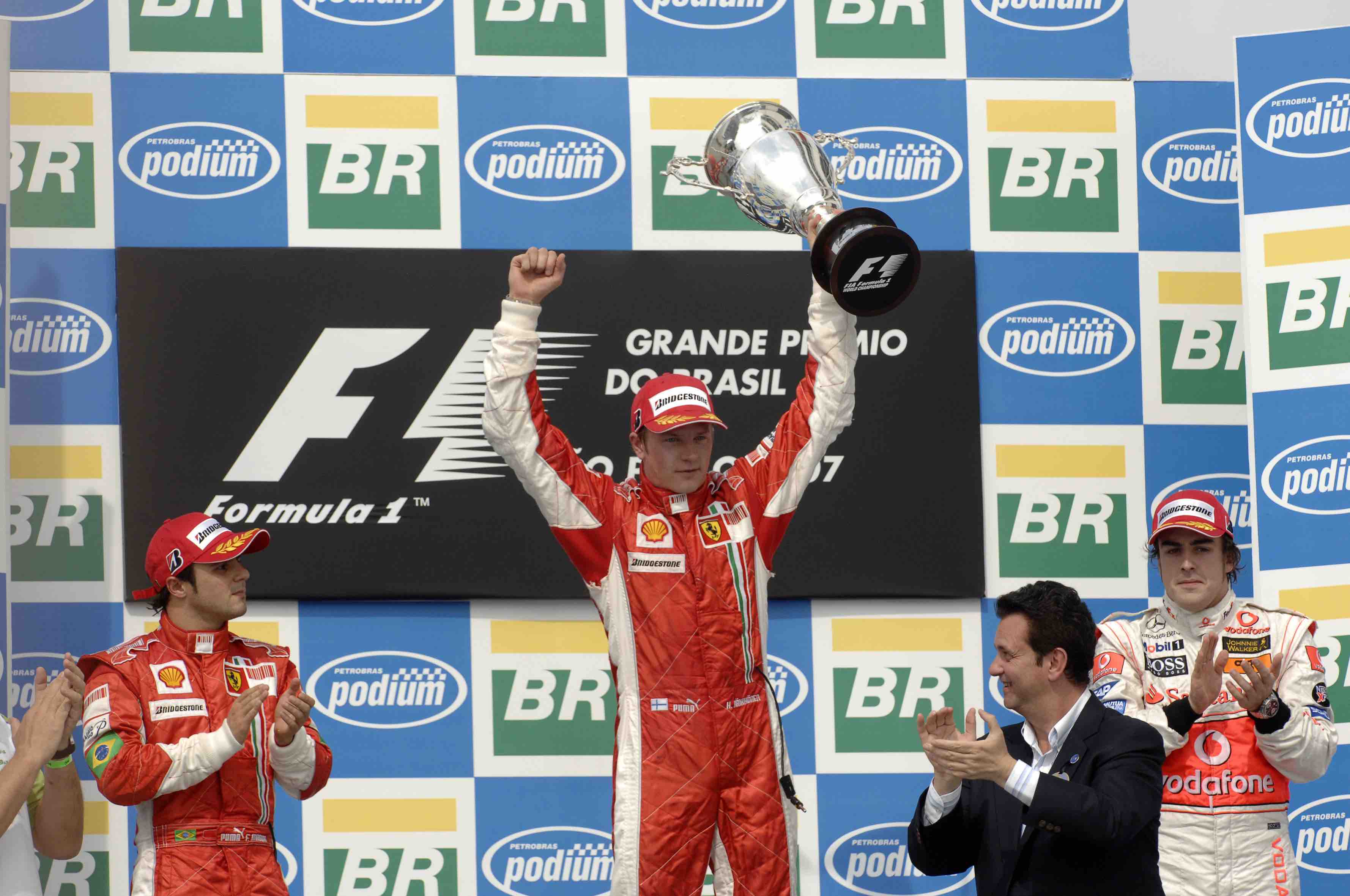 Kimi 2007 Champ.jpg