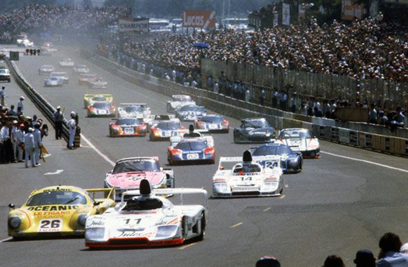 lemans 1981 race start.jpg