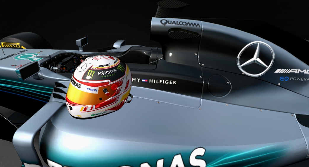 Lewis Hamilton AMS F1 Helmet 2018_1.jpg