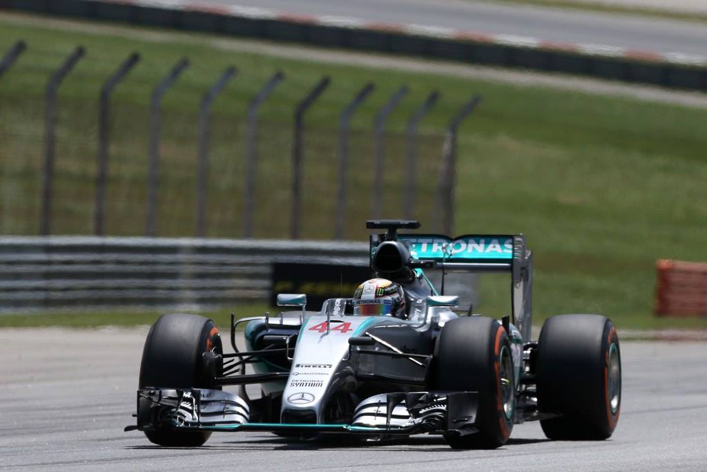 Lewis Hamilton New Contract Mercedes F1.jpg