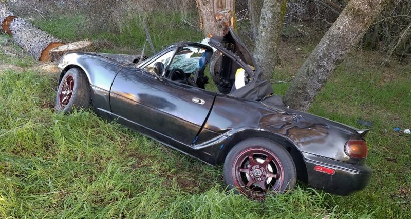 Mazda-Miata-crashed-on-Road-200-2-23-17-e1487868713884.jpg