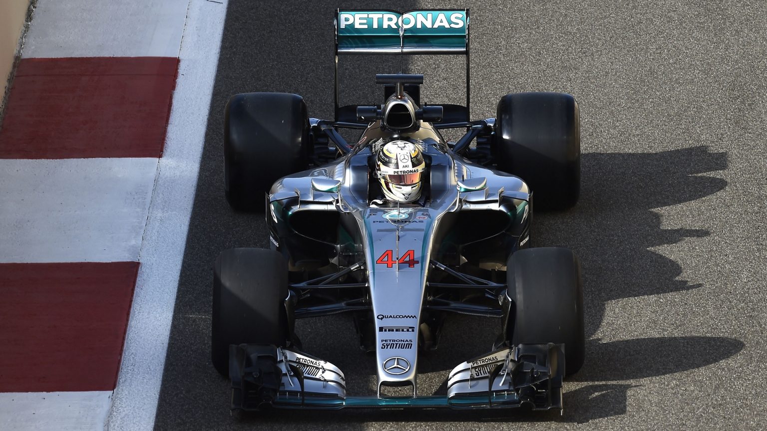 Mercedes Pirelli Test 2.jpg