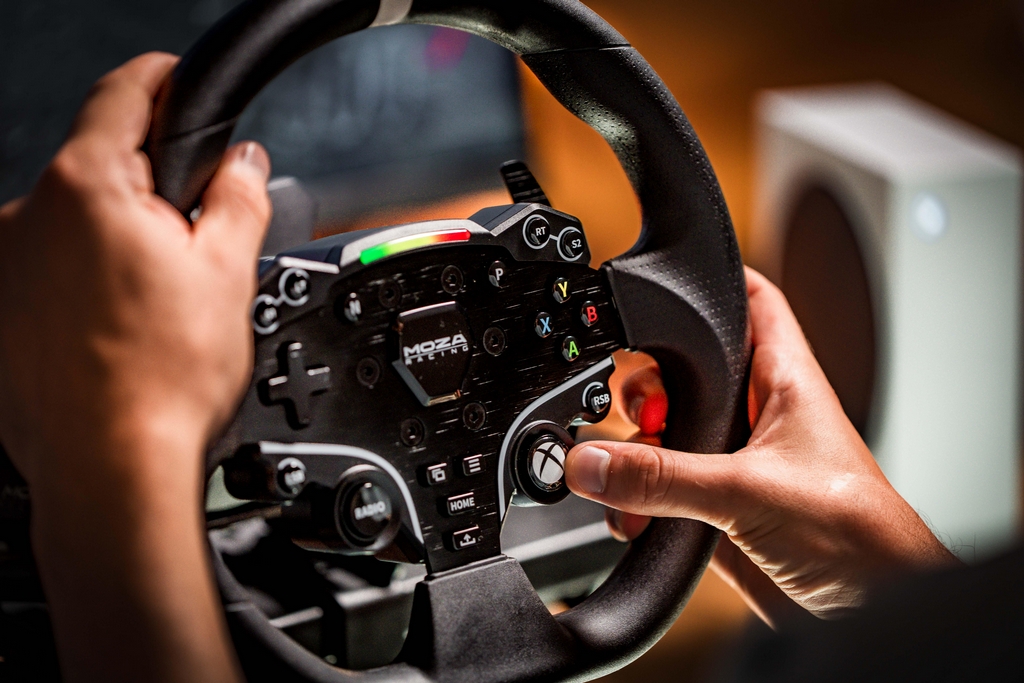 Moza Racing R3 Bundle Gamescom 2023 Xbox 5.jpg