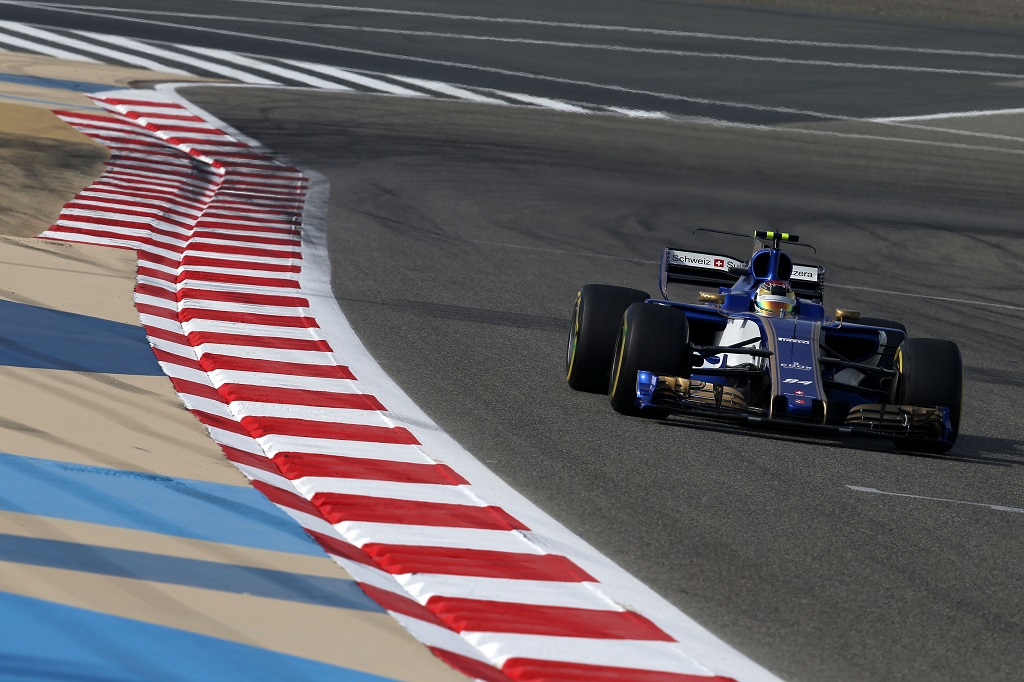 Sauber Bahrai F1 Test.jpg