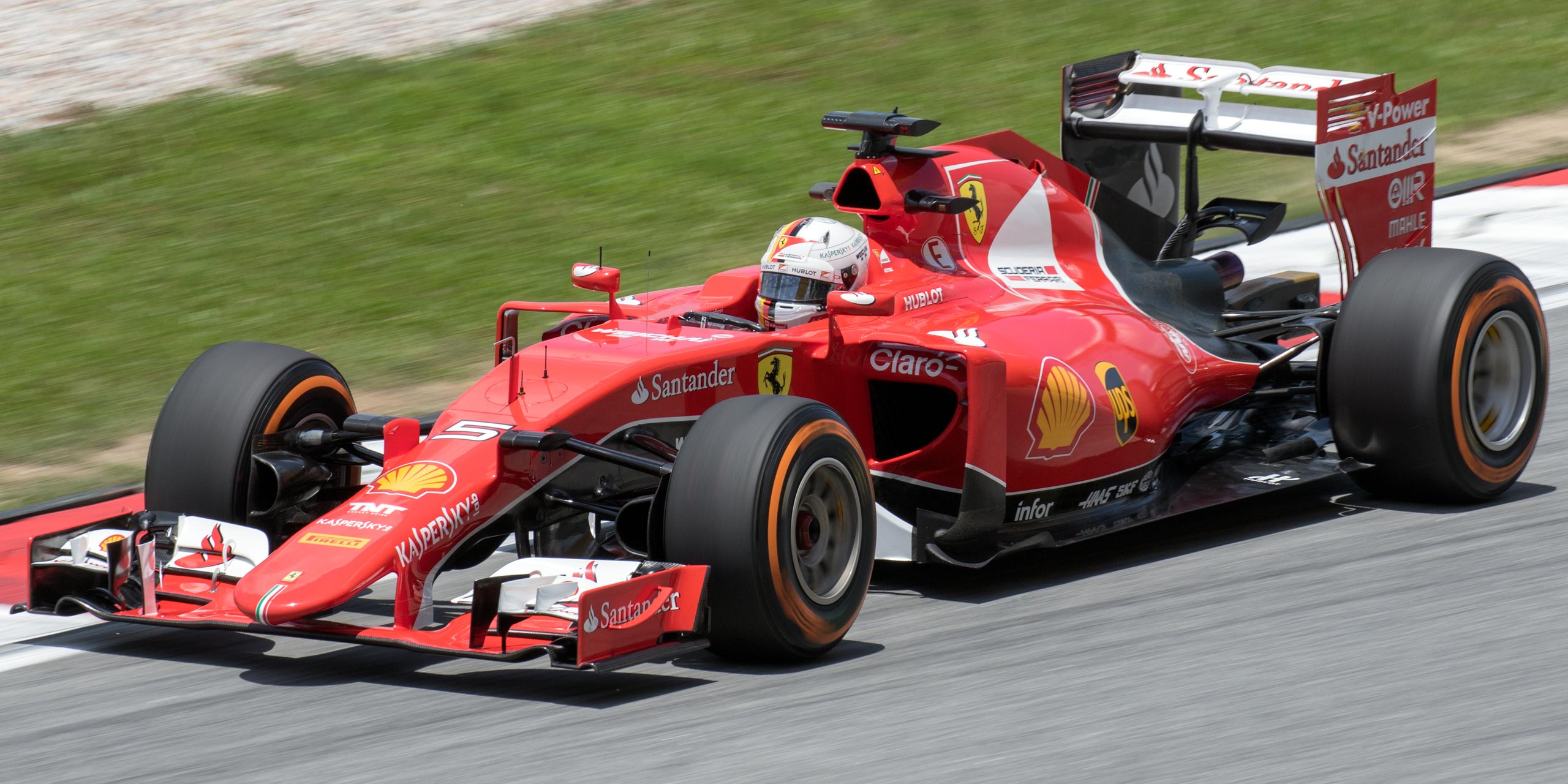 Sebastian_Vettel_2015_Malaysia_FP2_3.jpg