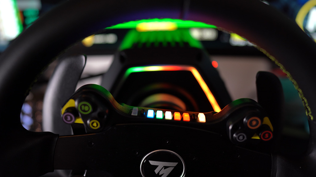 Thrustmaster EVO Racing 32R Leather LEDs.jpg