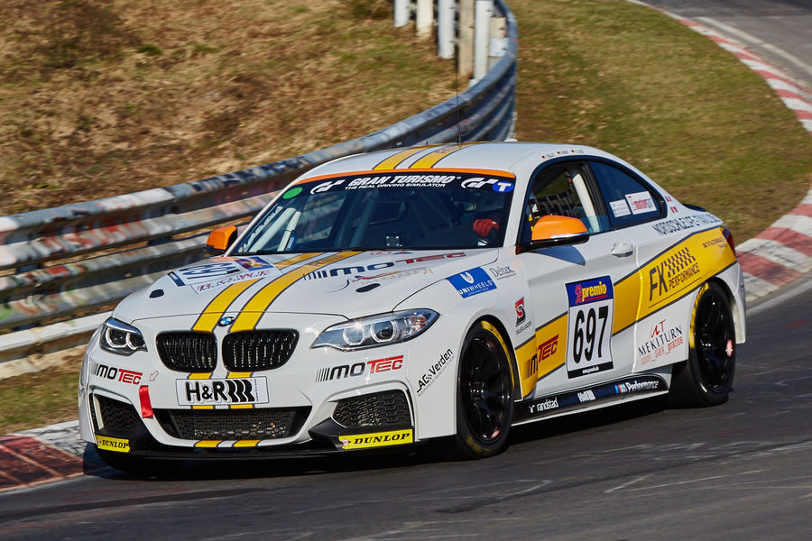 VLN2015-Nuerburgring-BMW-M235i-Racing-Cup-Startnummer-697-CUP5-fotoshowBigImage-f8d4d189-855994.jpg