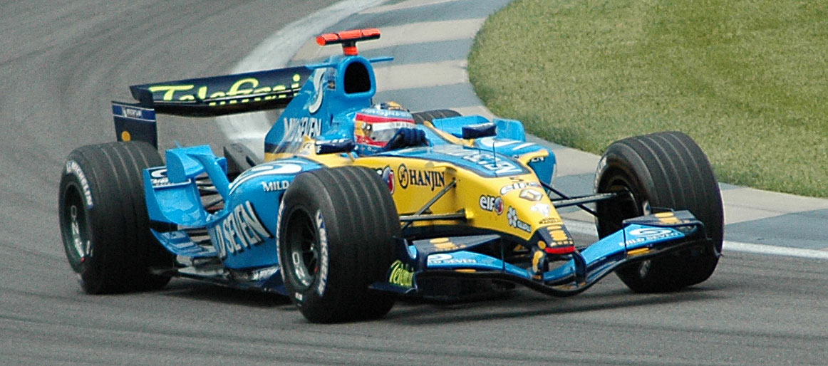 Alonso_%28Renault%29_qualifying_at_USGP_2005.jpg