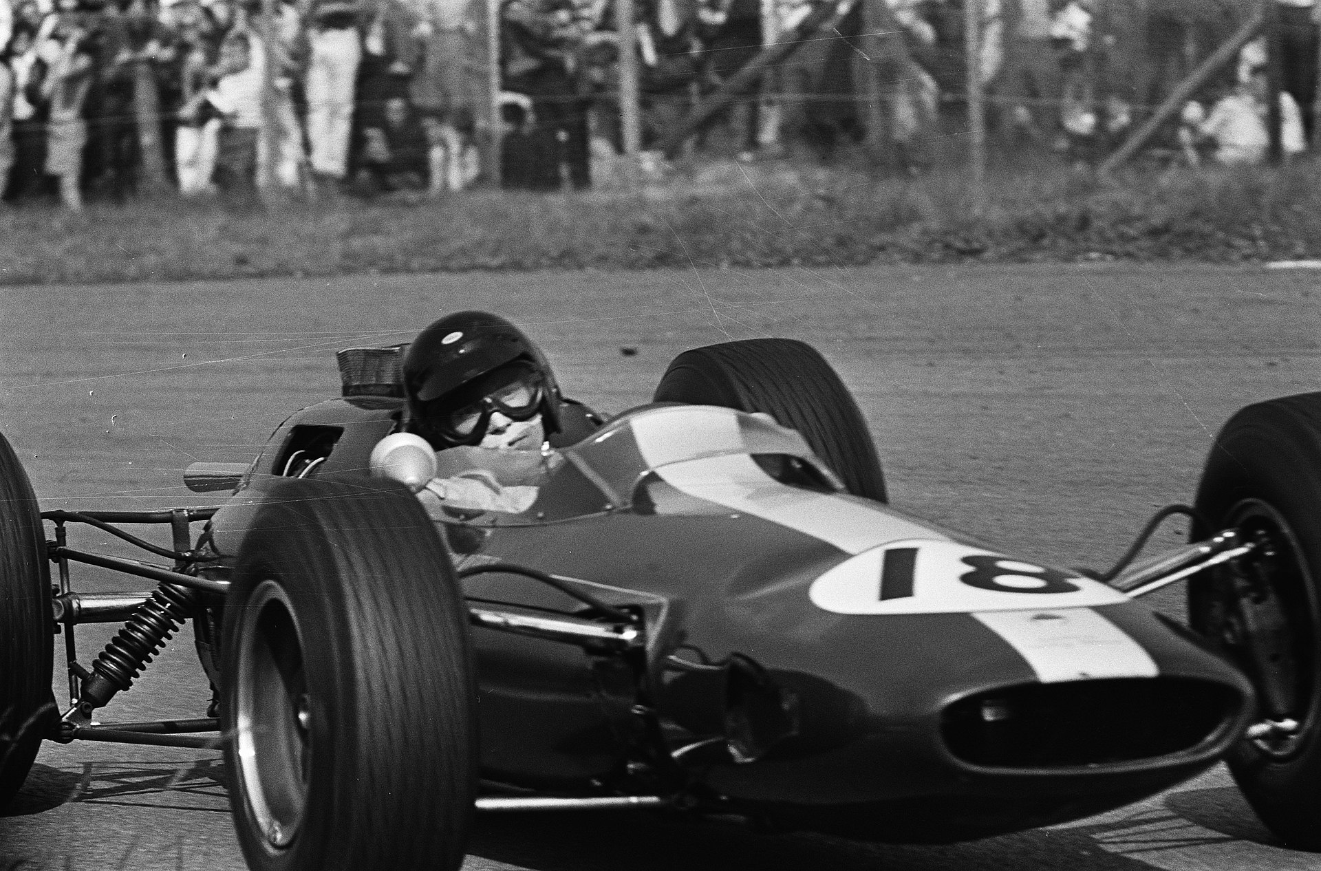 1920px-Clark_at_1964_Dutch_Grand_Prix_%285%29.jpg